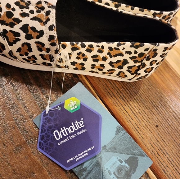 NWT leopard print Toms - Picture 3 of 4
